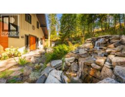 Full bathroom - 134 Riondel Road, Kootenay Bay, BC V0B1X0 Photo 5