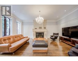 Kitchen - 9 Highland Court, Aurora, ON L4G2S9 Photo 5