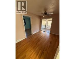 10926 93 St, Peace River, AB T8S1S3 Photo 5