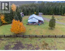 Enclosed porch - 2931 Woeste Avenue, Terrace, BC V8G0G5 Photo 5