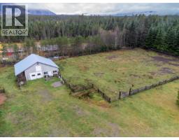 Loft - 2931 Woeste Avenue, Terrace, BC V8G0G5 Photo 2