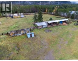 Enclosed porch - 2931 Woeste Avenue, Terrace, BC V8G0G5 Photo 4