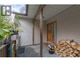 Kitchen - A 280 Binnacle Rd, Bamfield, BC V0R1B0 Photo 4