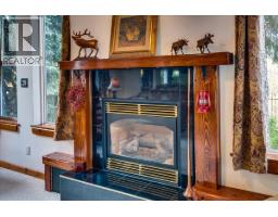 Laundry room - 1486 Esling Drive, Rossland, BC V0G1Y0 Photo 5