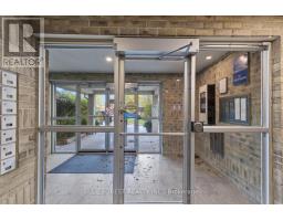 Living room - 223 725 Deveron Crescent, London South, ON N5Z4X3 Photo 3