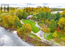 Bathroom - 8060 Wellington Rd 18 Road, Centre Wellington, ON N1M2W5 Photo 3