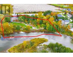 Bedroom - 8060 Wellington Rd 18 Road, Centre Wellington, ON N1M2W5 Photo 4