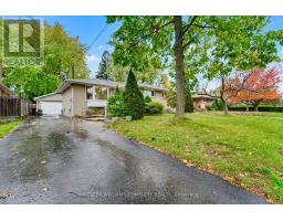 Kitchen - 512 Finucane Street, Oshawa, ON L1J5L3 Photo 3
