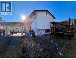 Recreation room - 128 Peace River Crescent, Tumbler Ridge, BC V0C2W0 Photo 5