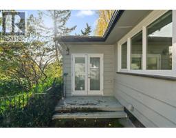 Recreation room - 943 Selkirk Ave, Esquimalt, BC V9A2V2 Photo 2