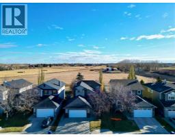 Kitchen - 1880 Thornbird Road Se, Airdrie, AB T4A2E3 Photo 2