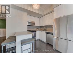 Living room - 415 155 St Leger Street, Kitchener, ON N2H0B9 Photo 4