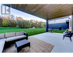 Primary Bedroom - 18 Raintree Court, Clearview, ON L9Y0K2 Photo 5