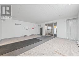 Living room - 408 91 Conroy Crescent, Guelph, ON N1G2V5 Photo 4