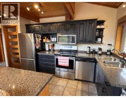 Dining room - 6796 Tatlayoko Road, Chilcotin, BC V0L1W0 Photo 4