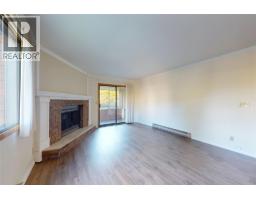 Primary Bedroom - 1075 Bernard Avenue Unit 114, Kelowna, BC V1Y6P7 Photo 5