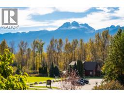 Primary Bedroom - 909 Edward Street, Revelstoke, BC V0E2S0 Photo 2