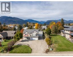 Full bathroom - 909 Edward Street, Revelstoke, BC V0E2S0 Photo 4