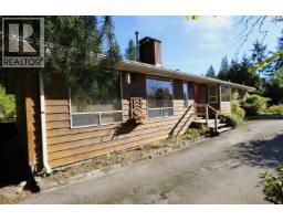 588 Veterans Road, Gibsons, BC V0N1V4 Photo 3