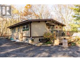 Living room - 236 Hoodstown Road, Huntsville, ON P1H2J2 Photo 3