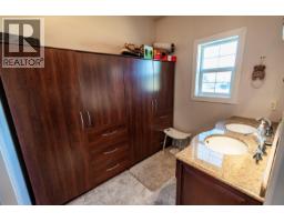 Kitchen - 22 Valley Road, Williams Lake, BC V0K2G0 Photo 2