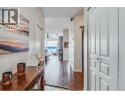 Den - 412 350 South Island Hwy, Campbell River, BC V9W1A5 Photo 4