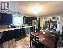 3pc Ensuite bath - 331 4th Street, Weyburn Rm No 67, SK S0C1X0 Photo 4