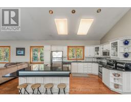 Living room - 804 Kings Farm Road, Georgian Bay, ON L0K1S0 Photo 5