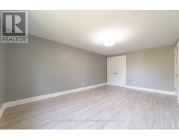 Living room - 2 1011 White Oak Drive, Burlington, ON L7T2L3 Photo 3