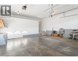 Kitchen - 4050 Barnes Drive, Prince George, BC V2N5K8 Photo 3