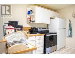 Kitchen - 644 Bay Street, Midland, ON L4R1L9 Photo 5