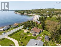 Living room - 9199 St Margarets Bay Road, Queensland, NS B0J1T0 Photo 2