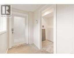 Studio - 4882 Lochside Dr, Saanich, BC V8Y2E4 Photo 3