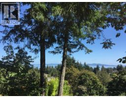 Balcony - 4882 Lochside Dr, Saanich, BC V8Y2E4 Photo 4