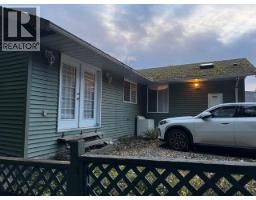 6300 Samron Road, Sechelt, BC V2C1Y1 Photo 3