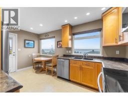 Bathroom - 60 Mclean St, Campbell River, BC V9W2L9 Photo 5