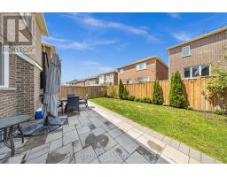 1055 Foxtail Crescent, Pickering, ON L1X0E7 Photo 5