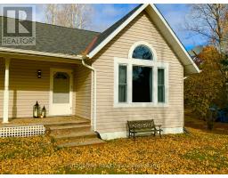 Bedroom 5 - 20 Cape Hurd Road E, Northern Bruce Peninsula, ON N0H2R0 Photo 2