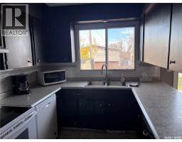 Primary Bedroom - 269 5th Avenue Ne, Swift Current, SK S9H2L3 Photo 5