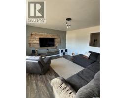 Kitchen - 8368 Howard Avenue, Gull Lake, SK S0N1A0 Photo 2