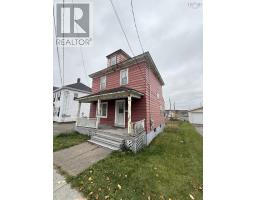 Living room - 477 Townsand Street, Sydney, NS B1P5G5 Photo 2