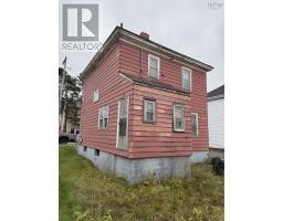 Dining room - 477 Townsand Street, Sydney, NS B1P5G5 Photo 3