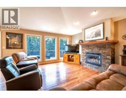 Kitchen - 1701 Mountain View Avenue, Lumby, BC V0E2G0 Photo 5