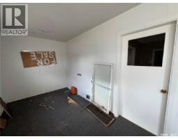 Living room - 220 6th Avenue E, Biggar, SK S0K0M0 Photo 4