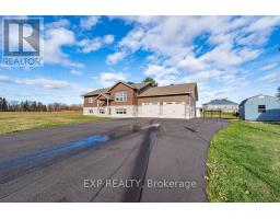 Bathroom - 20 Riverdale Street, Whitewater Region, ON K0J2L0 Photo 2