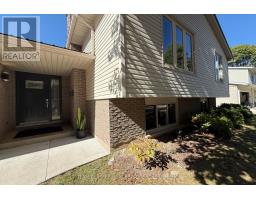 708 Village Green Avenue, London South, ON N6K1H2 Photo 2