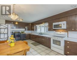 Living room - 1358 Hwy 1, Church Point, NS B0W1M0 Photo 4