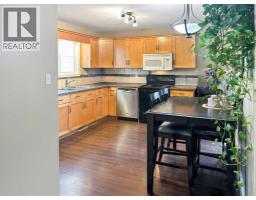 Primary Bedroom - 5318 54 Street, Camrose, AB T4V2B2 Photo 3