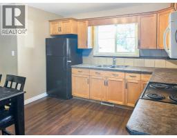 4pc Bathroom - 5318 54 Street, Camrose, AB T4V2B2 Photo 4