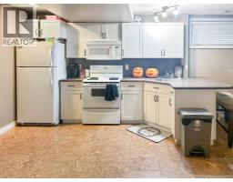 Living room - 5318 54 Street, Camrose, AB T4V2B2 Photo 5